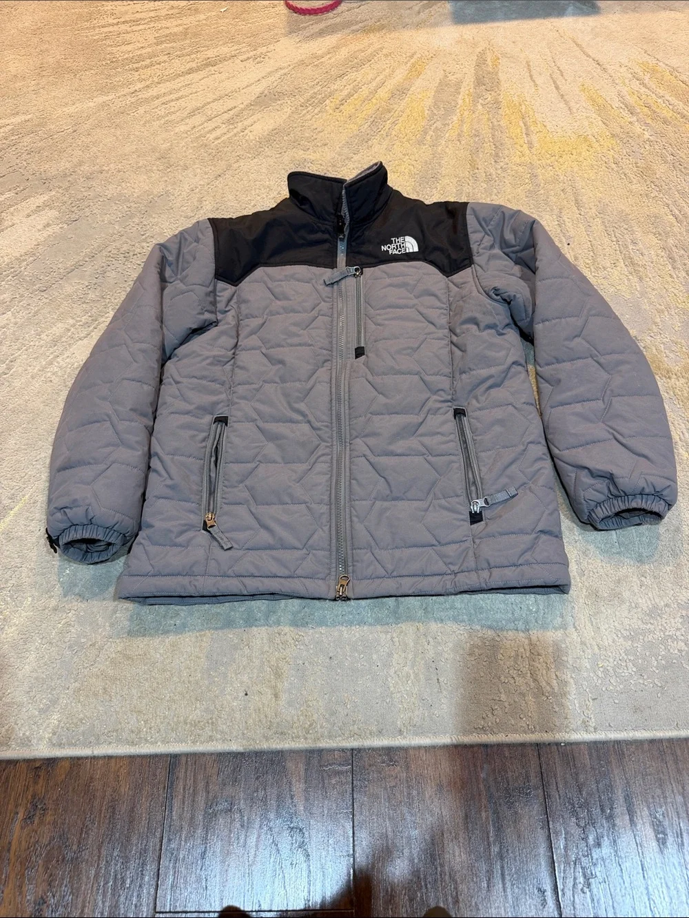 The North Face Gray Quilted Jacket with Black Shoulder Yoke boys XL in GUC